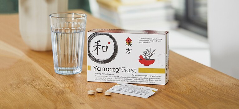 Die Anwendung und Einnahme der Yamato®Gast Tabletten erfolgt mit einem Glas Wasser.